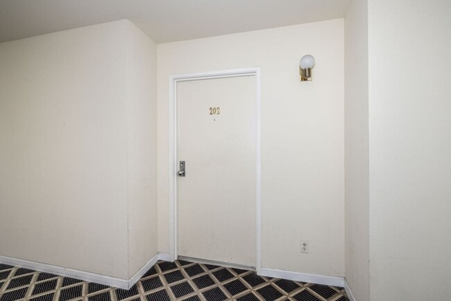 property at 3222 Glendora Dr
