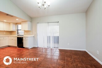 241 NE 10th Ave in Cape Coral, FL - Building Photo - Building Photo