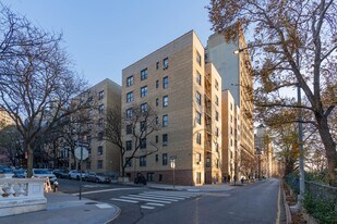 345 Riverside Dr in New York, NY - Building Photo