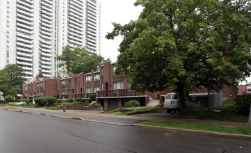 Davisville Village in Toronto, ON - Building Photo - Building Photo