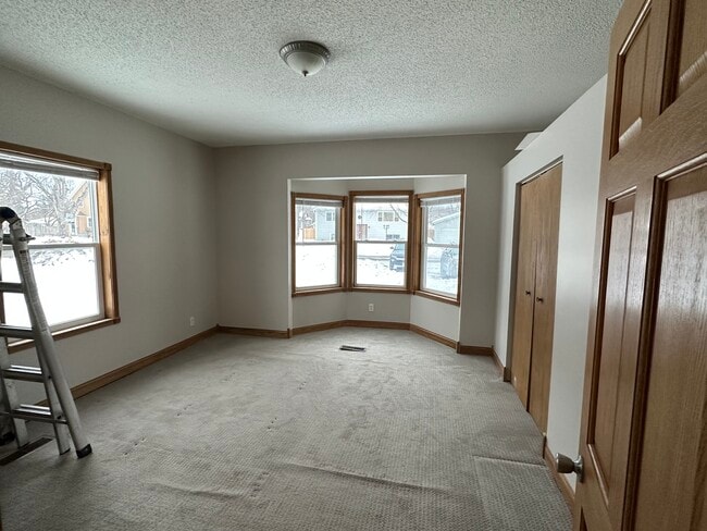 465 3rd Ave, Unit 1 in Newport, MN - Building Photo - Building Photo