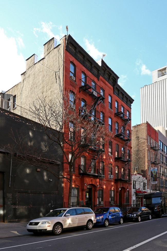 442-444 W 54th St in New York, NY - Building Photo - Building Photo