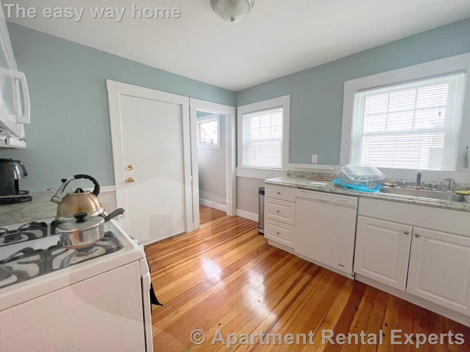 92 South St in Medford, MA - Building Photo