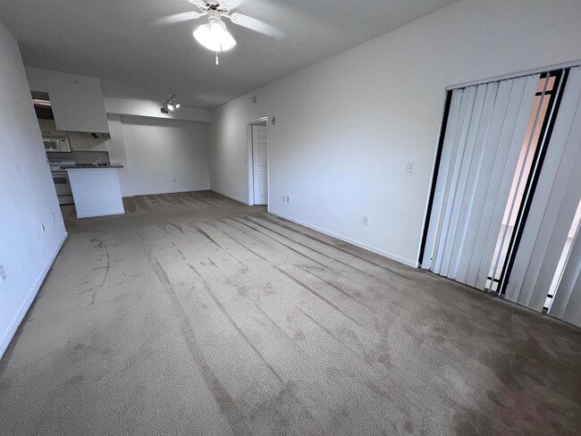 2809 Amalei Dr, Unit 302 in Palm Beach Gardens, FL - Building Photo - Building Photo