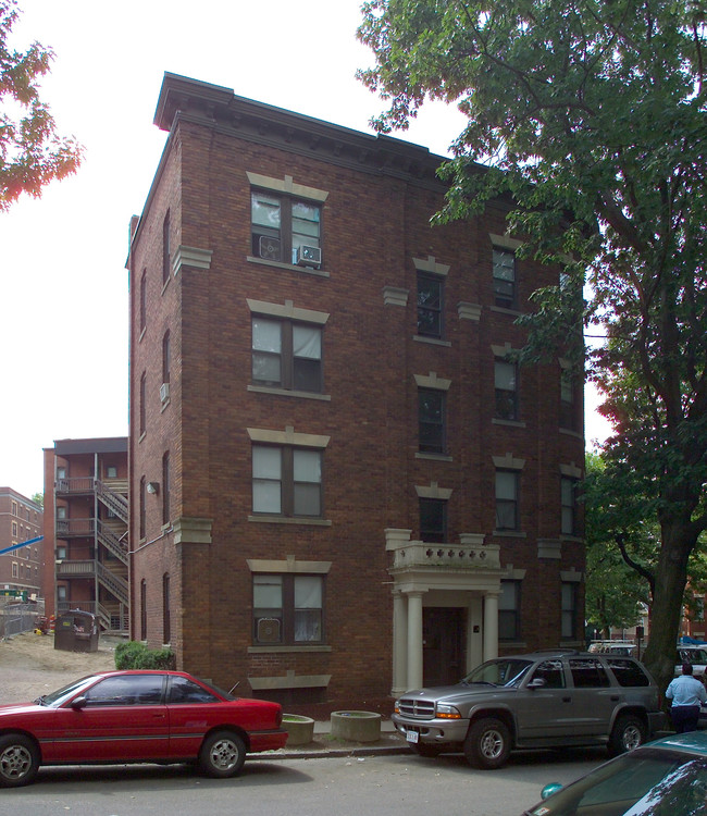 15-19 Summit St