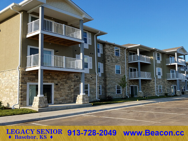 Legacy Basehor Senior Residences in Basehor, KS - Foto de edificio - Building Photo