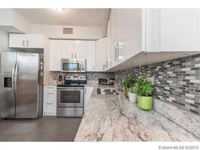 935 Meridian Ave-Unit -1 in Miami Beach, FL - Building Photo - Building Photo