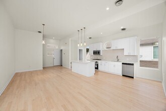 5632 Kiam St in Houston, TX - Building Photo - Building Photo