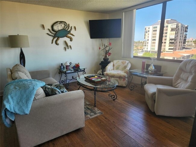 6357 Bahia Del Mar Blvd S, Unit 604 in St. Petersburg, FL - Foto de edificio - Building Photo