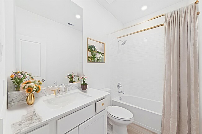 property at 3020 Redtop Hl Dr