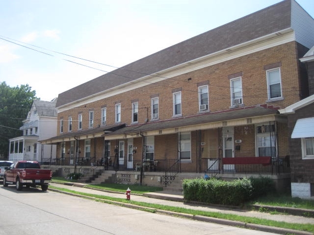 1214 Valley St in Mckees Rocks, PA - Building Photo