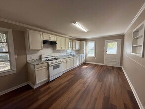 805 S McGown St in Rayne, LA - Building Photo - Building Photo