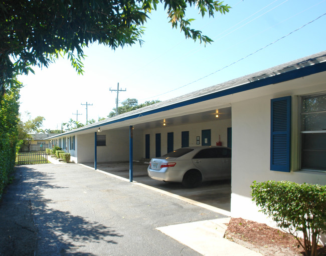 352 W Pine St in Lantana, FL - Foto de edificio - Building Photo