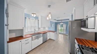 8077 Carlton Roberts Blvd in Denham Springs, LA - Building Photo - Building Photo
