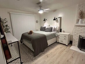 1121 Calle Tulipan in Thousand Oaks, CA - Building Photo - Building Photo