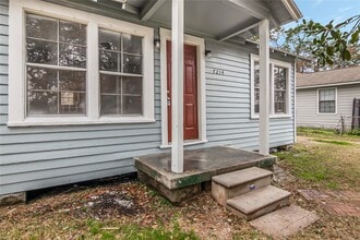 7214 W Knoll St in Houston, TX - Building Photo - Building Photo