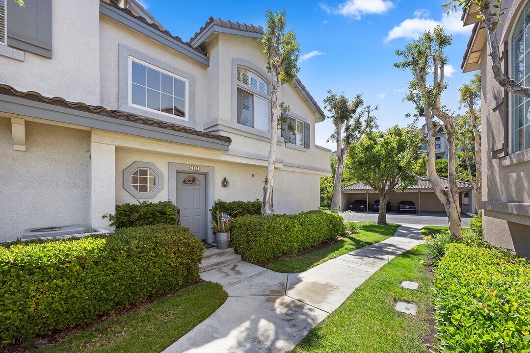 7833 E Quinn Dr in Anaheim, CA - Building Photo