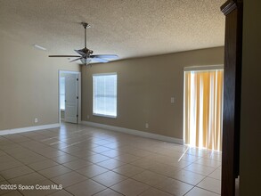 2687 San Filippo Dr SE in Palm Bay, FL - Foto de edificio - Building Photo