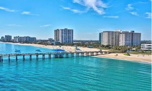 3221 NE 7th St, Unit 2 in Pompano Beach, FL - Building Photo - Building Photo