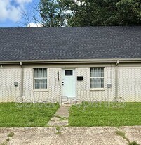 1011 Walnut St in Jonesboro, AR - Building Photo