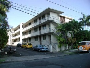 1324 Dominis St in Honolulu, HI - Building Photo - Building Photo