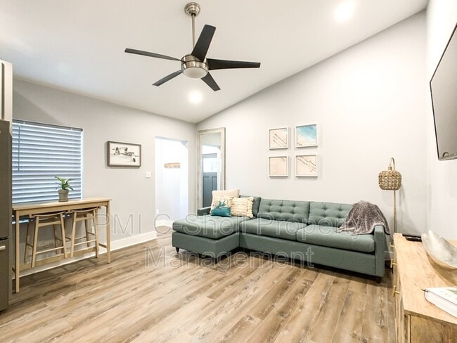 103 N D St in Pensacola, FL - Building Photo - Building Photo