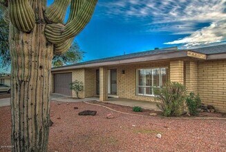 6129 E Edgemont Ave in Scottsdale, AZ - Building Photo - Building Photo