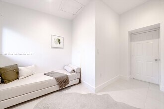 3736 NE 166th St in Miami, FL - Building Photo - Building Photo