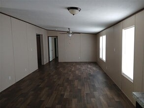 7070 FM1115 in Flatonia, TX - Building Photo - Building Photo