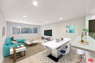 1025 N Kings Rd, Unit 107 in West Hollywood, CA - Building Photo