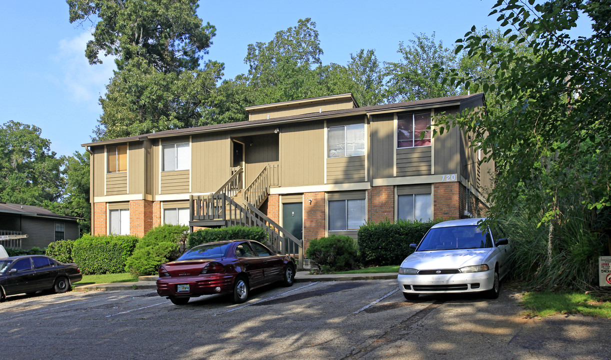 720 Pointe Ct in Tallahassee, FL - Building Photo