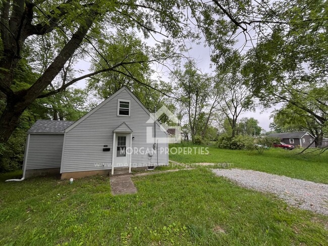 property at 1833 W 23rd St