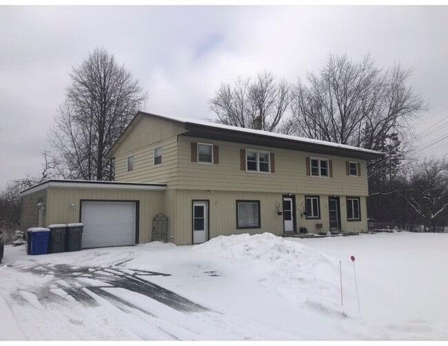 W144S7909 Durham Dr Rentals in Muskego, WI