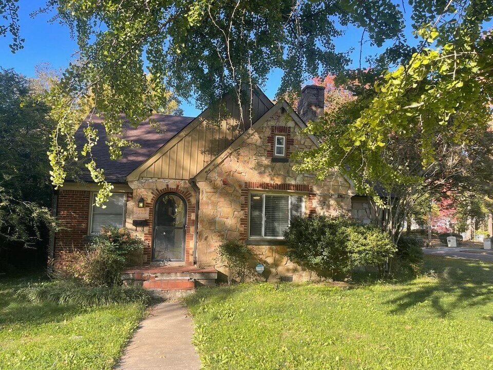 3320 Central Ave in Memphis, TN - Building Photo