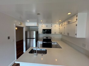 3031 Flora Vista in Alameda, CA - Building Photo - Building Photo