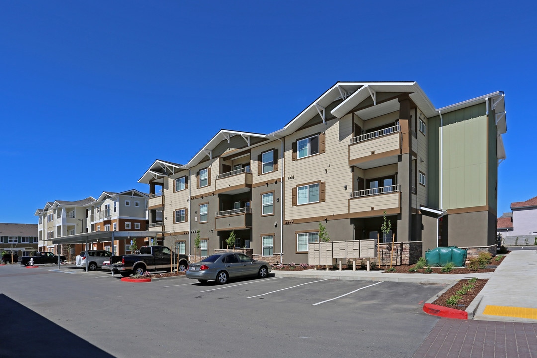 Avery Gardens Apartments in Elk Grove, CA - Building Photo