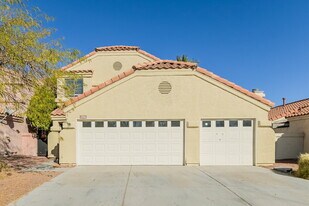 2066 Club Crest Way in Henderson, NV - Building Photo