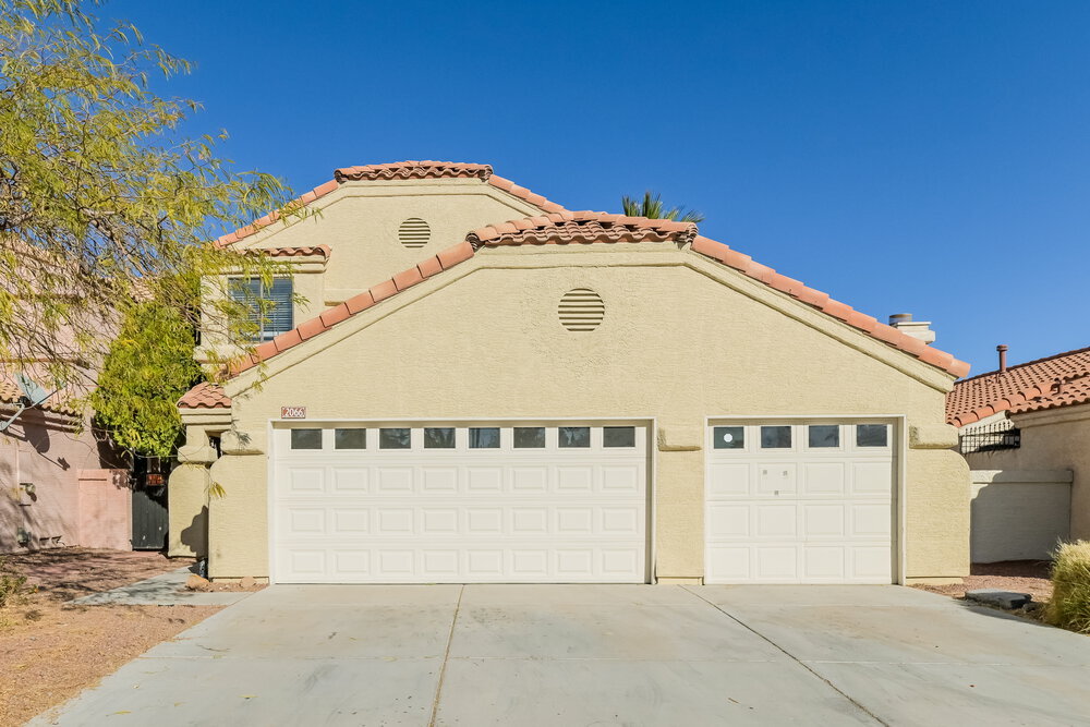2066 Club Crest Way in Henderson, NV - Building Photo