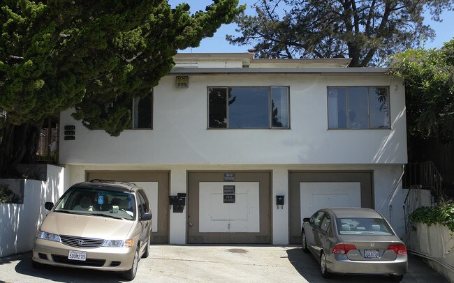 1458 E 31st St in Oakland, CA - Foto de edificio - Building Photo