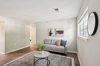 2035 Kenridge Pkwy in Decatur, GA - Building Photo - Building Photo