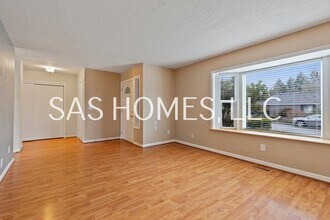 11200 SW 83rd Ave in Tigard, OR - Building Photo - Building Photo