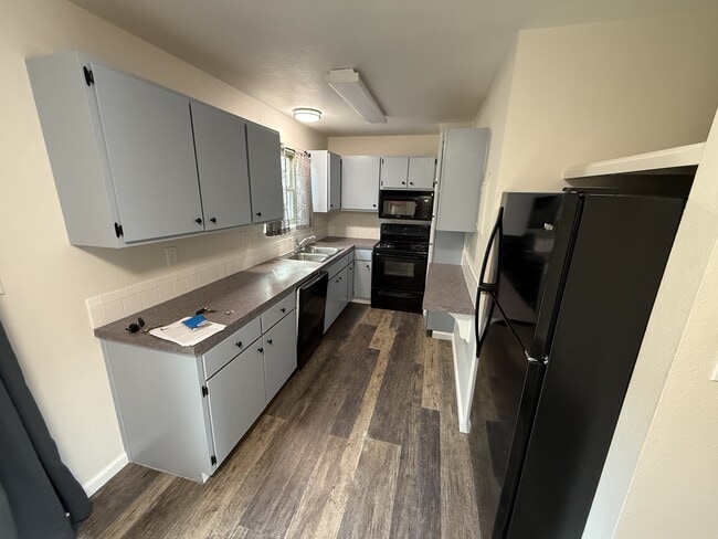 property at 824 37th Ave Ct