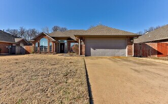 2908 Glasgow Dr in Norman, OK - Building Photo