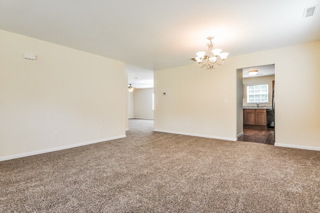 676 Yorkshire Dr in Clayton, NC - Building Photo - Building Photo