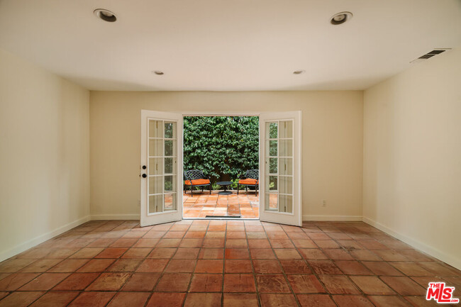 430 N Harper Ave in Los Angeles, CA - Building Photo - Building Photo