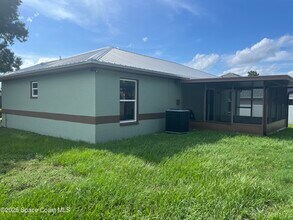 499 Alesio Ave SE in Palm Bay, FL - Building Photo - Building Photo