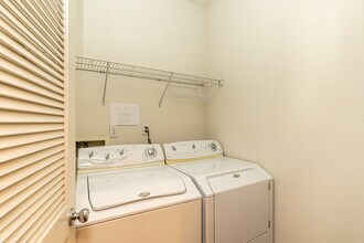 425 S Meadowbrook Dr, Unit 425 S Meadowbrook Dr #117 in San Diego, CA - Building Photo - Building Photo