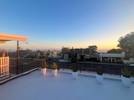 1220 N Coast Hwy in Laguna Beach, CA - Building Photo