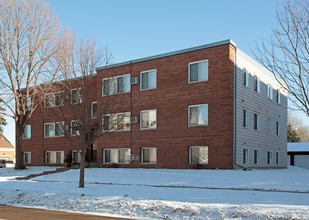 12359 Lynn Ave in Savage, MN - Foto de edificio - Building Photo