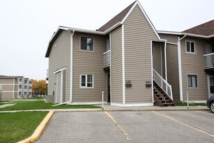 6451 Rochdale Blvd in Regina, SK - Building Photo
